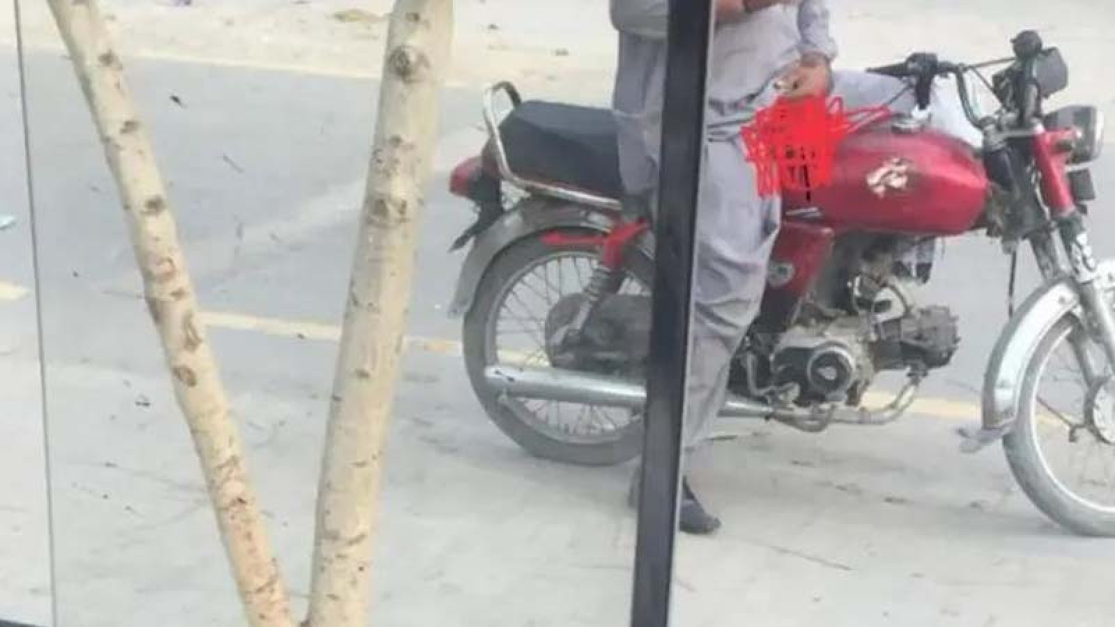 যুদ্ধের মধ্যেই পাকিস্তানের রাস্তায় শুরু হল হস্তমৈথুন!