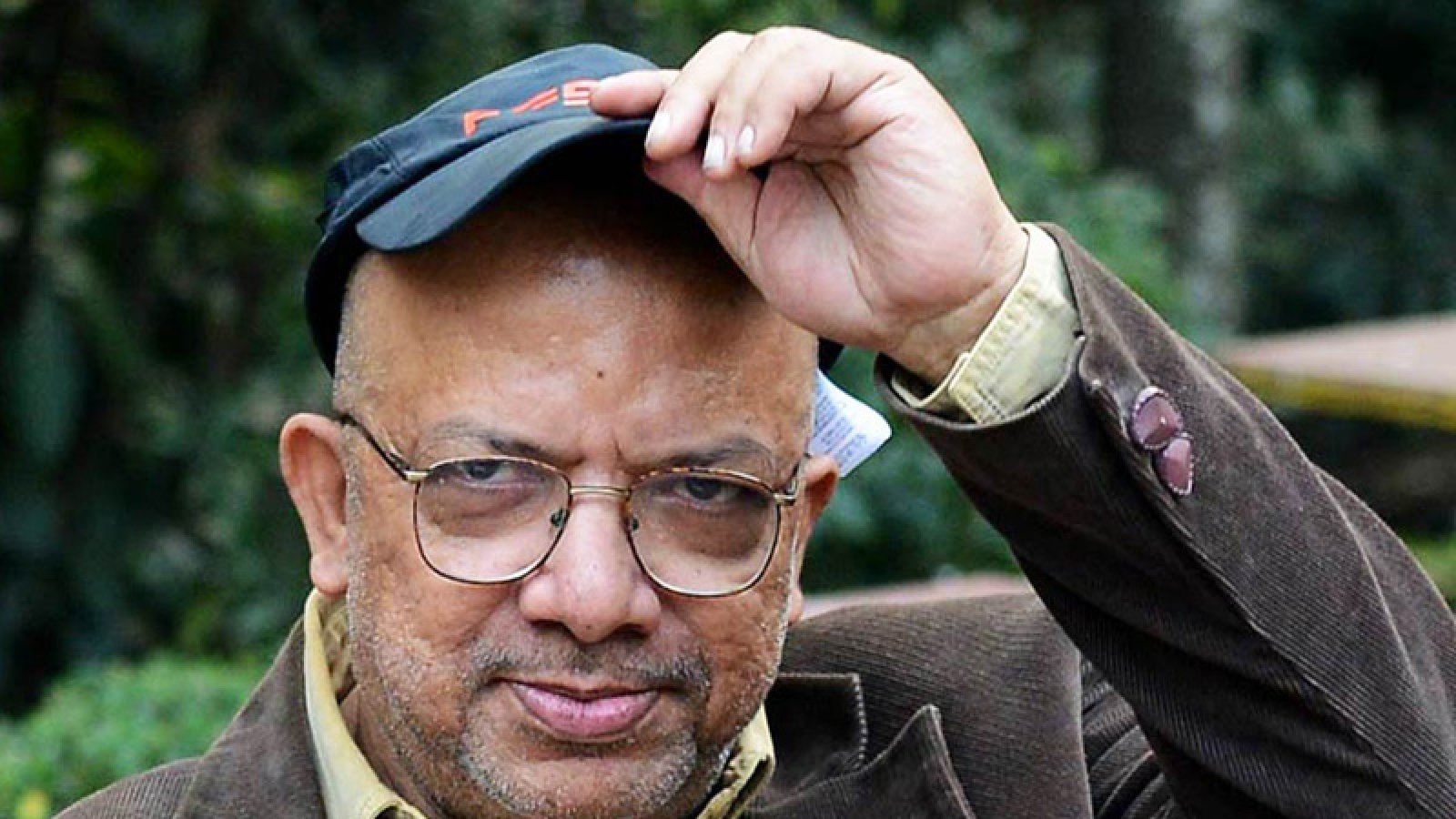 ‘আমি তৃণমূলপন্থী নই, হাতেপায়ে ধরে দাঁড় করিয়েছিল’, এবার ডিগবাজি কবীর সুমনের?