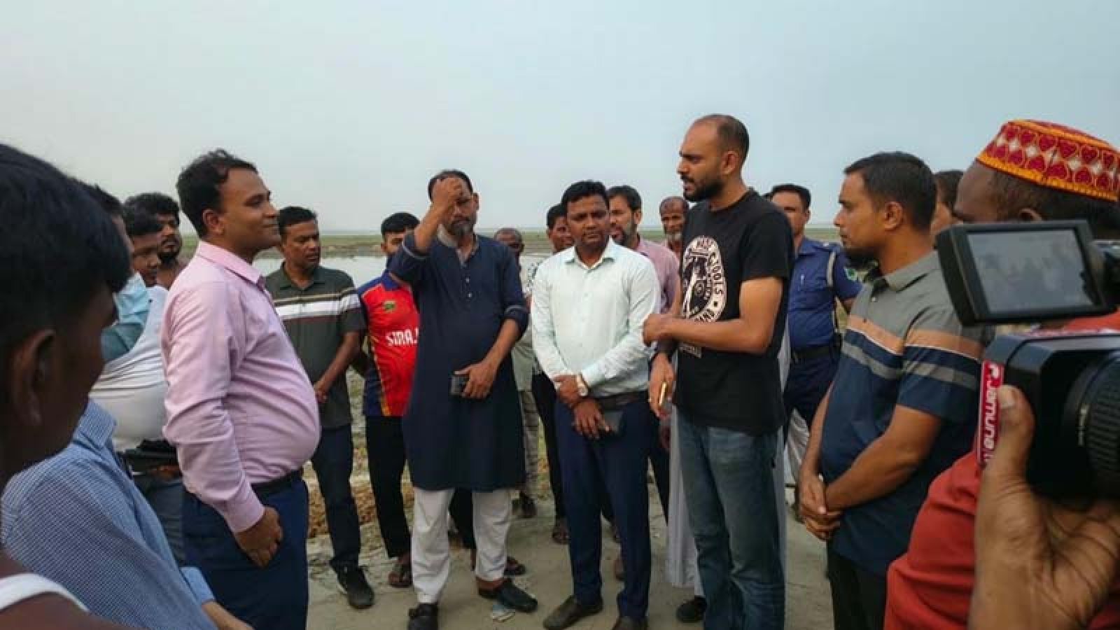 সিরাজগঞ্জে বায়ুদূষণ রোধে মোবাইল কোর্ট, ৩ প্রতিষ্ঠানকে ৮০ হাজার টাকা জরিমানা