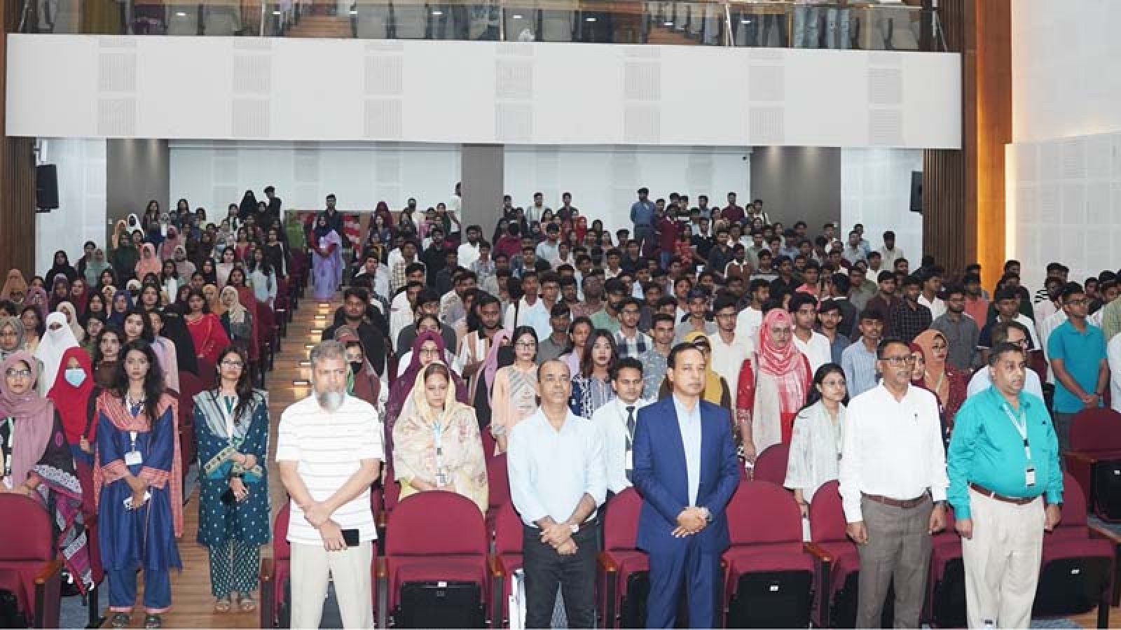 বরেন্দ্র বিশ্ববিদ্যালয়ে নবীন শিক্ষার্থীদের বরণ