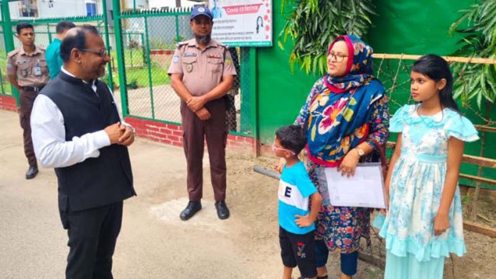 ‘এবার দাদিকে শেষবার দেখতে পারব’, সহকারী হাইকমিশনারকে কৃতজ্ঞতা রাবেয়ার