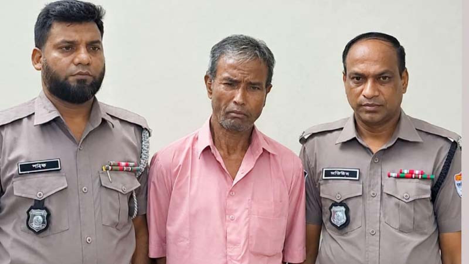 পার্বতীপুরে চলন্ত ট্রেনে যাত্রীকে অচেতন করে ছিনতাই, গ্রেফতার ১