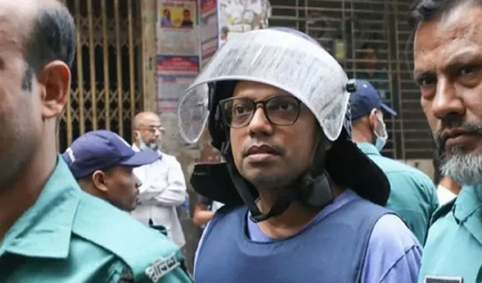 প্রিজনভ্যান দুর্ঘটনায় আহত পলক