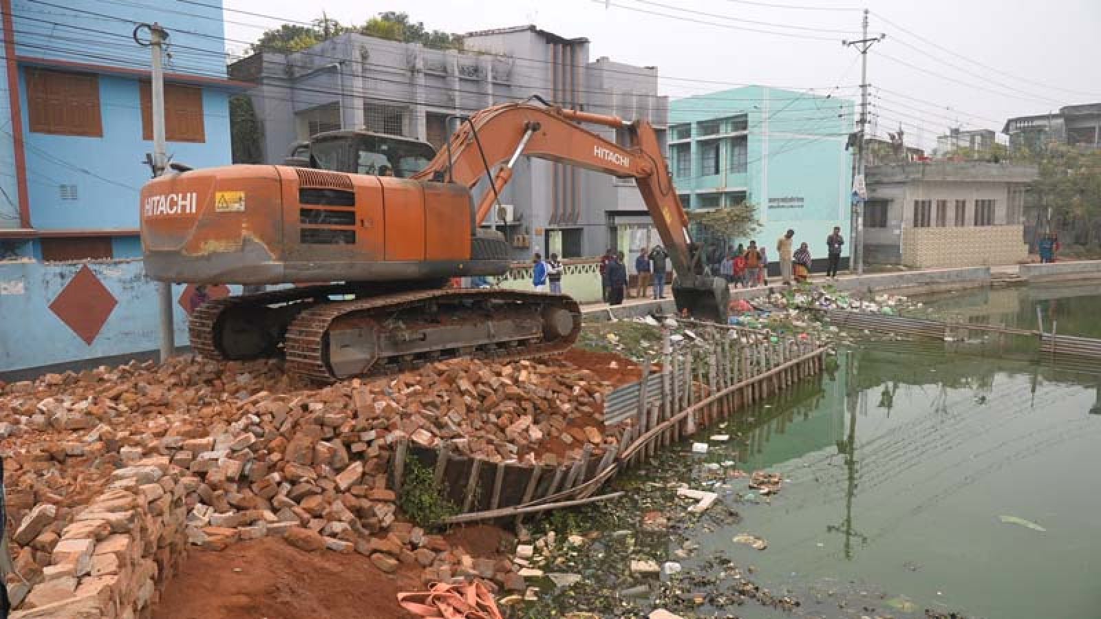 রাজশাহীতে ভরাটকৃত পুকুর পুনরায় খনন করা হলো