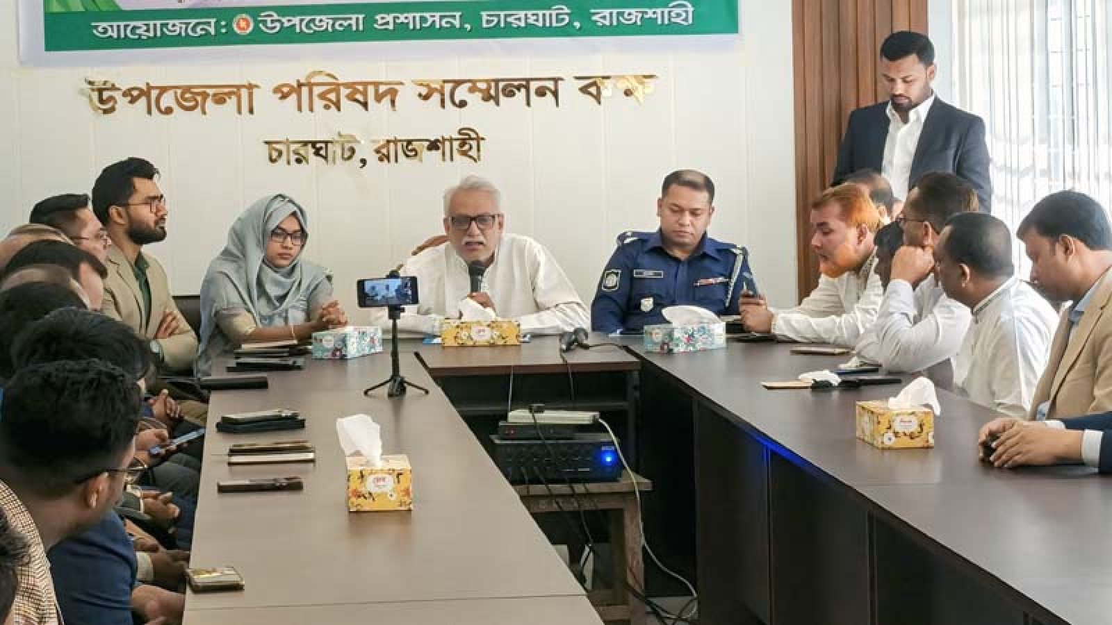 চারঘাটে মাদকের ব্যাপারে জিরো টলারেন্স নীতি অনুসরণ করতে পুলিশকে নির্দেশ আিবু সাইদ চাঁদের
