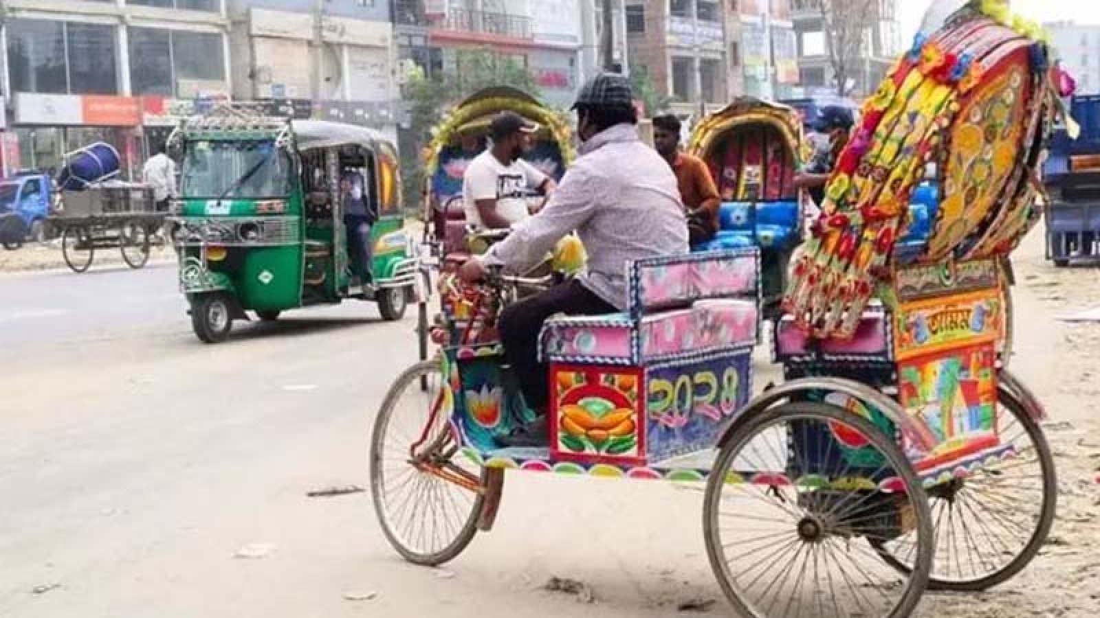 অটোরিকশায় সৌরবিদ্যুৎ ছাড়া চার্জ দিলে জরিমানা, নিবন্ধন-নবায়নও নয়