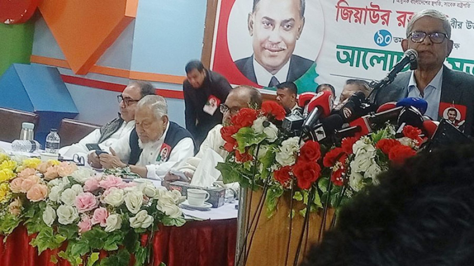 সিধা পথে রাজনীতি করেন, ধর্মের নামে বিশৃঙ্খলা করবেন না: মির্জা ফখরুল