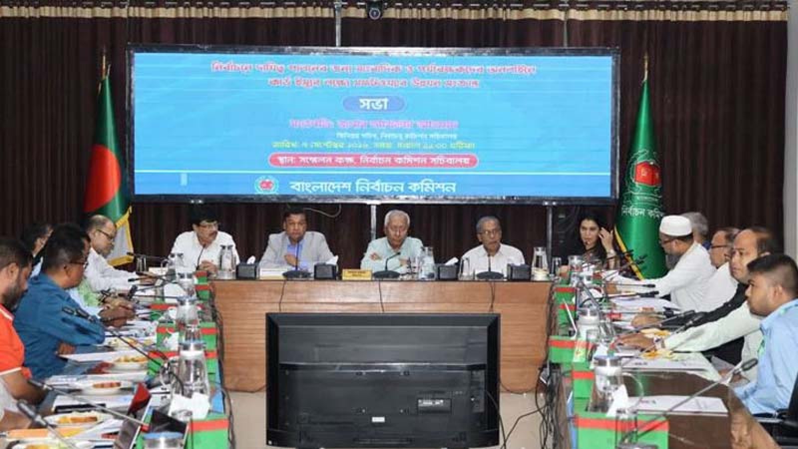 সাংবাদিকদের অনলাইনে কার্ড দেবে ইসি