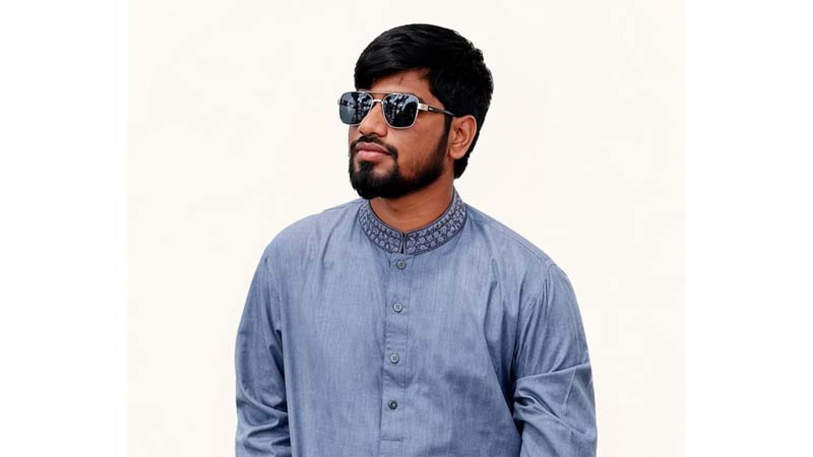 শিক্ষকের মতো থাকেন, না হলে কান বরাবর পড়বে : রাবি ছাত্র উপদেষ্টাকে ছাত্রদল নেতা