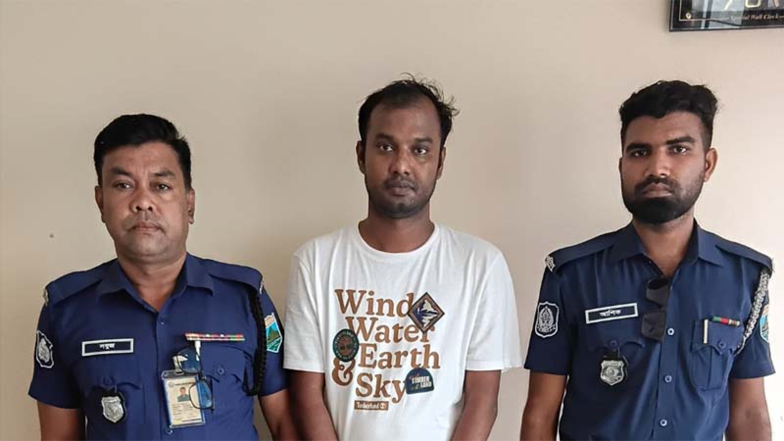 নাটোরে মাদক কারবারিদের তথ্য সংগ্রহের সময় র‌্যাবের উপর হামলা, গ্রেপ্তার ১