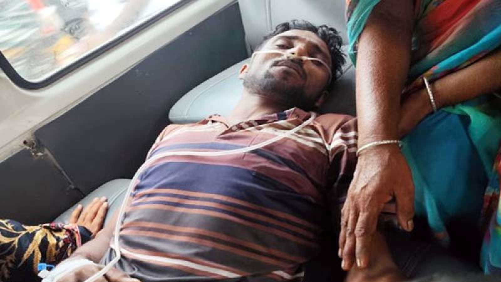বাঘায় পদ্মার চরে গুলিতে মাছ শিকারি আহত, স্পিডবোট নিয়ে যাওয়ার অভিযোগ