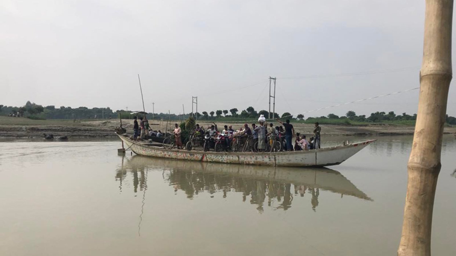 বাঘায় সেতুর অভাবে দুর্ভোগ, ভাঙনে ঘরহারা শতাধিক পরিবার