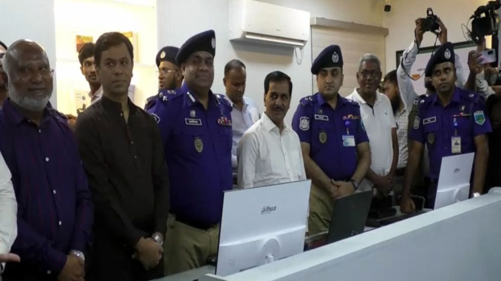 এআই সিসিটিভি ক্যামেরার নজরদারিতে নওগাঁ শহর