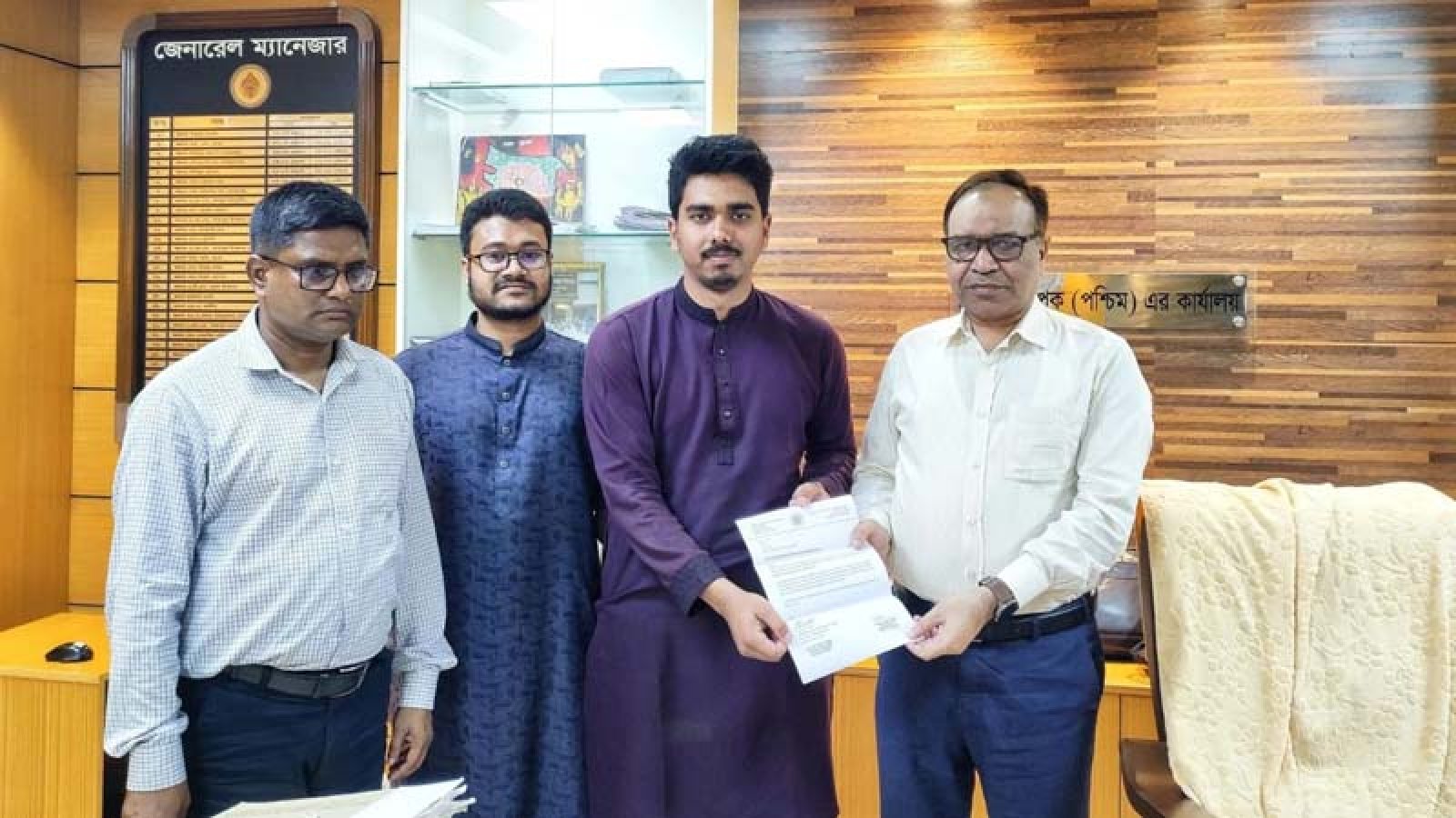 বিশ্ববিদ্যালয় স্টেশনে ট্রেনের যাত্রাবিরতির দাবি রাকসুর