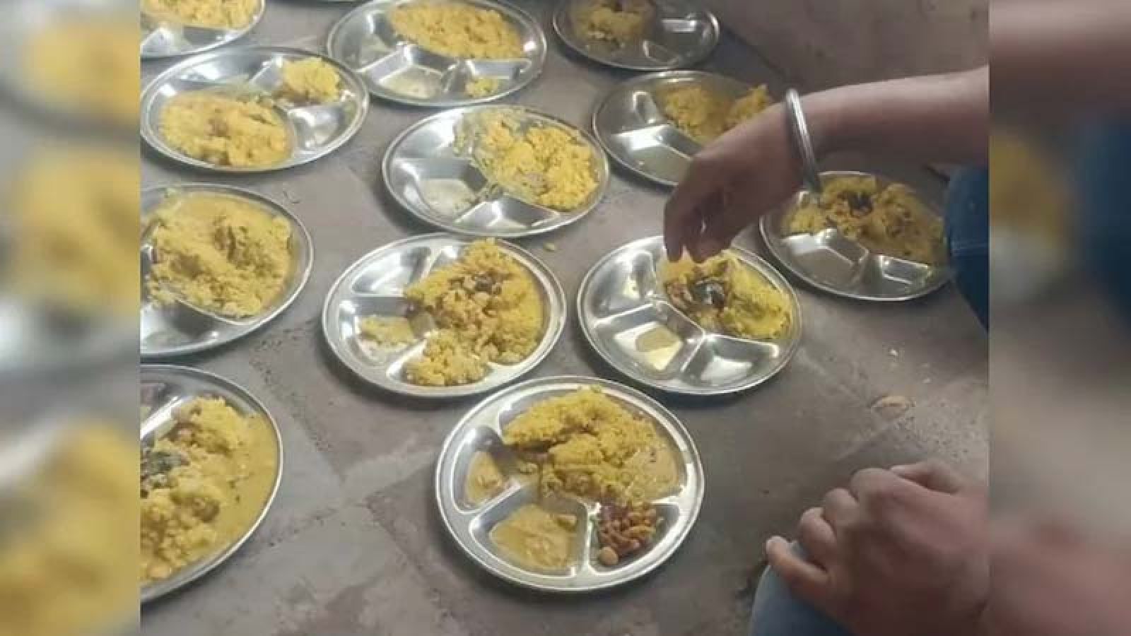 স্কুলের খাবারে লবণের বদলে ডিটারজেন্ট, হাসপাতালে নিতে হলো শিক্ষার্থীদের