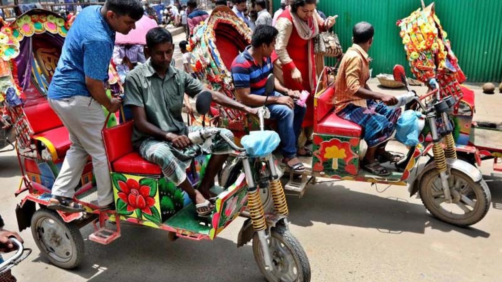 বাইক ও ব্যাটারি অটোরিকশা চালালেও দিতে হবে কর!