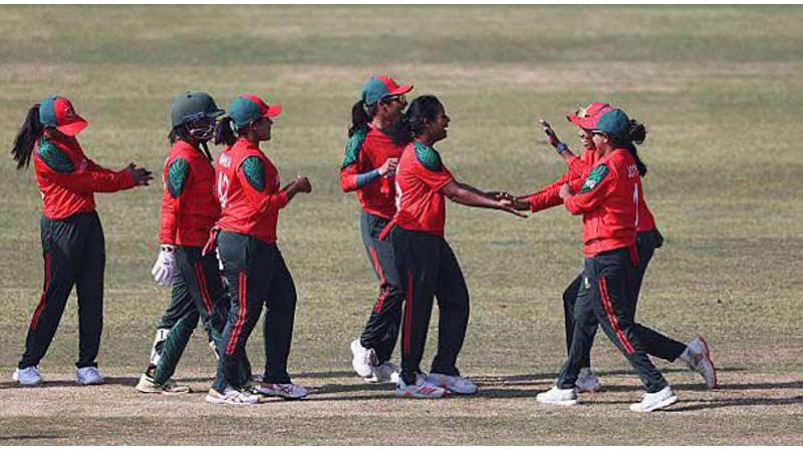 লঙ্কানদের ৪ রানে হারিয়ে আসর শুরু বাংলাদেশের