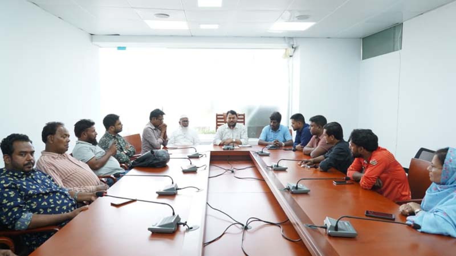 রাজশাহী সিটি প্রেসক্লাবের নেতৃবৃন্দের সাথে রাসিক প্রশাসকের মতবিনিময়