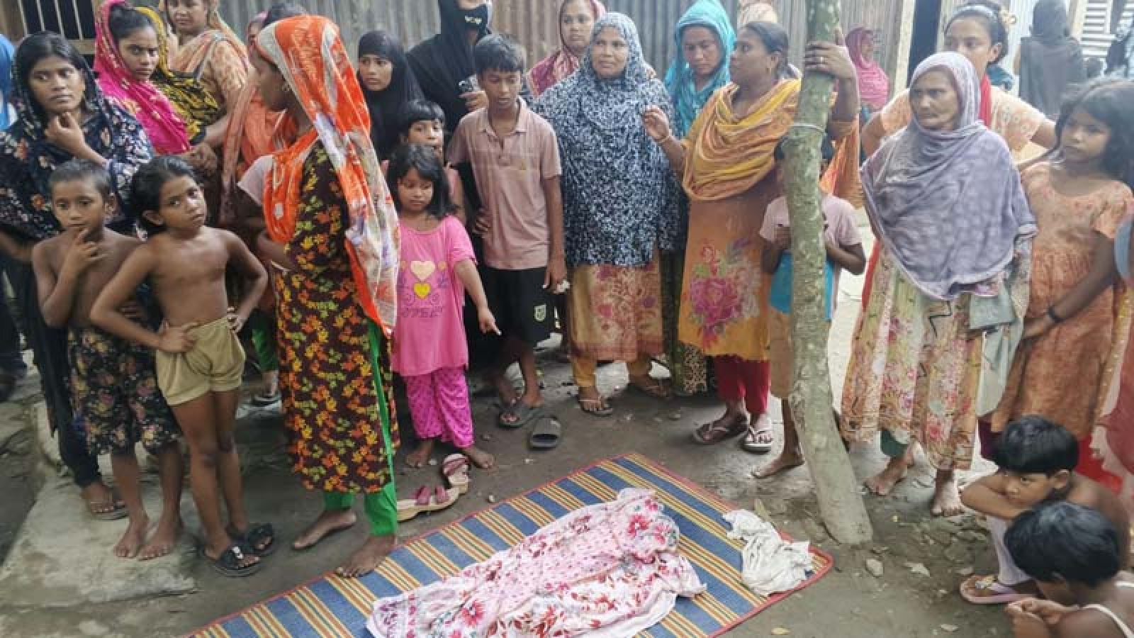 শাহজাদপুরে বাবার লাঠির আঘাতে কোলে থাকা শিশুর মৃত্যু