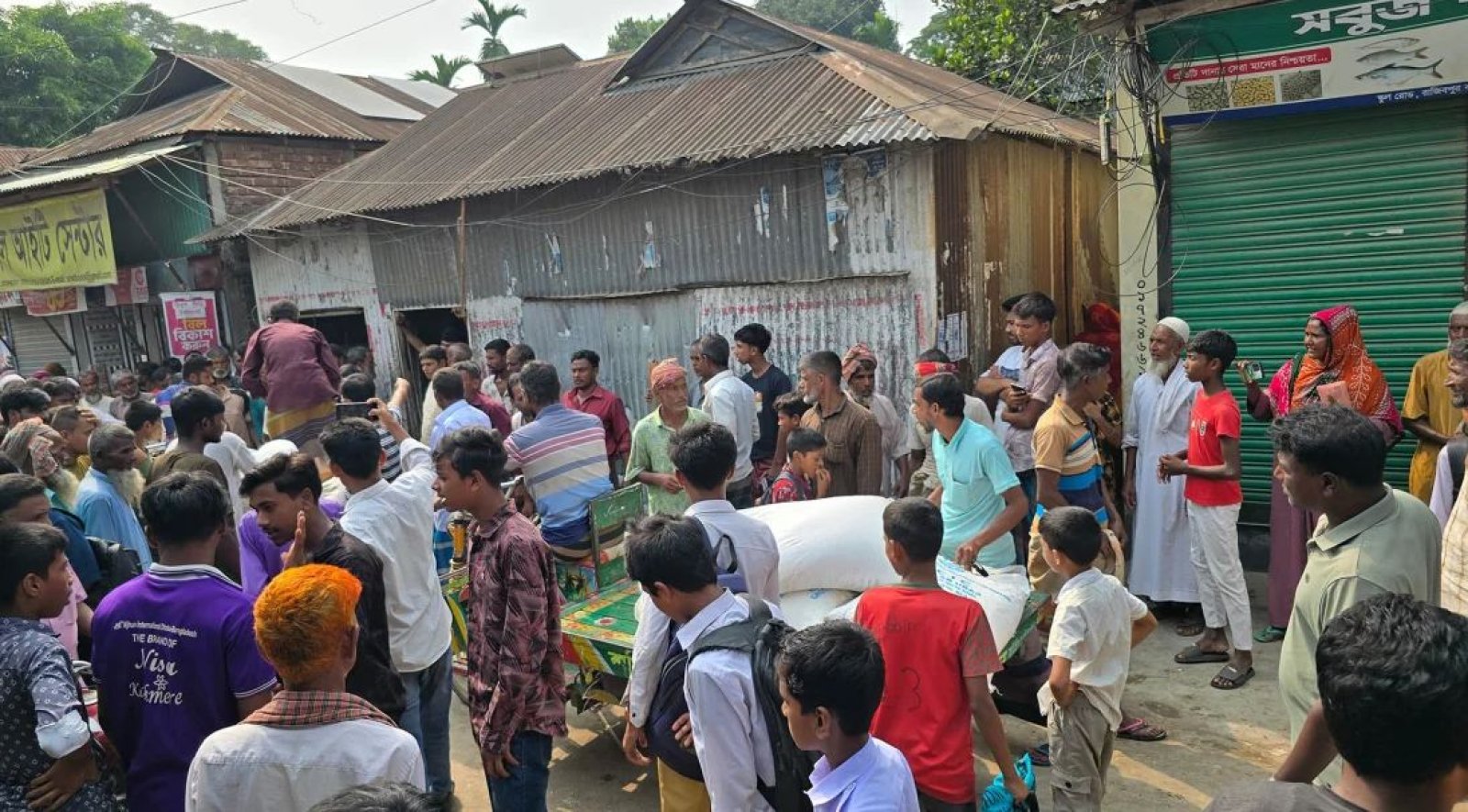 সার সিন্ডিকেটের মূলহোতা বিএনপি নেতা, সহযোগী আ.লীগের সহসভাপতি