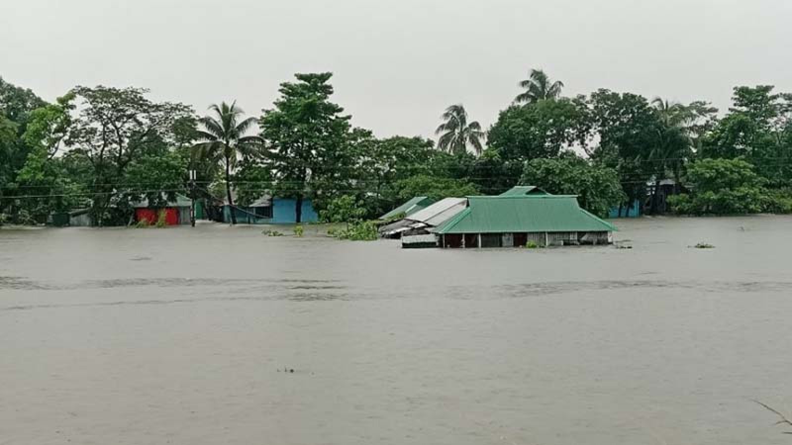 সাত জেলায় বন্যায় ৫১ জনের মৃত্যু, ক্ষতিগ্রস্ত ১০ লাখ মানুষ