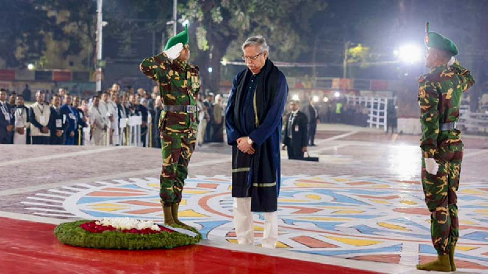 শহীদ মিনারের ব্যতিক্রমী ঘটনা রাষ্ট্রপতির বিদায়ের বার্তা?