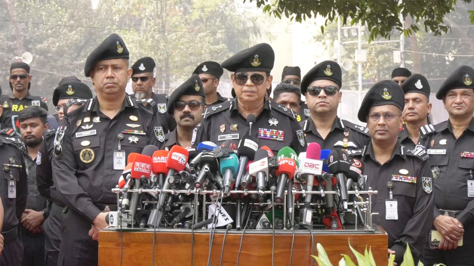 কেন্দ্রীয় শহীদ মিনারসহ সারাদেশে কঠোর নিরাপত্তা ব্যবস্থা : র‍্যাব