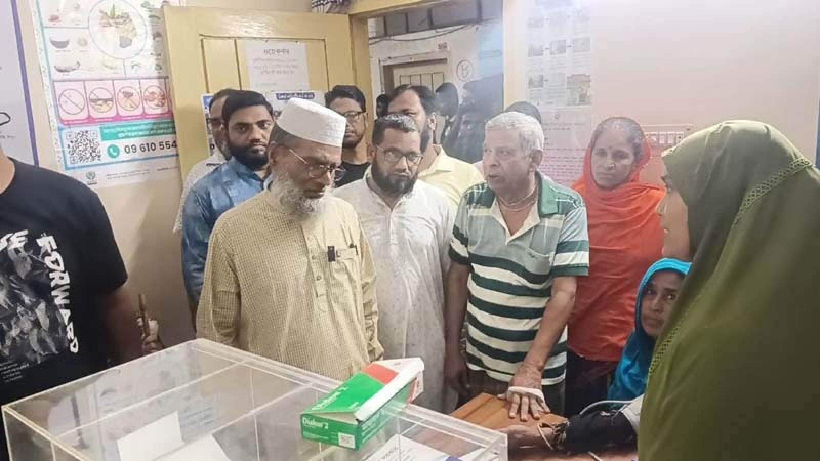 শিবগঞ্জ উপজেলা স্বাস্থ্য কমপ্লেক্সে পরিদর্শনে এমপি ড. কেরামত আলী