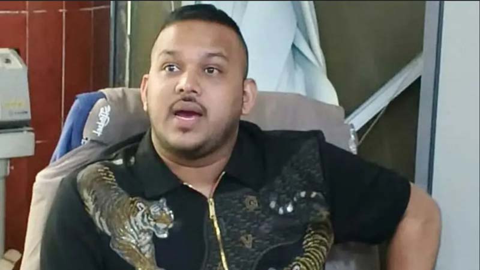 ‘পিচ্চি রাজা’ প্রিজন ভ্যান থেকে পালানোর ঘটনায় ৫ পুলিশ সদস্য বরখাস্ত