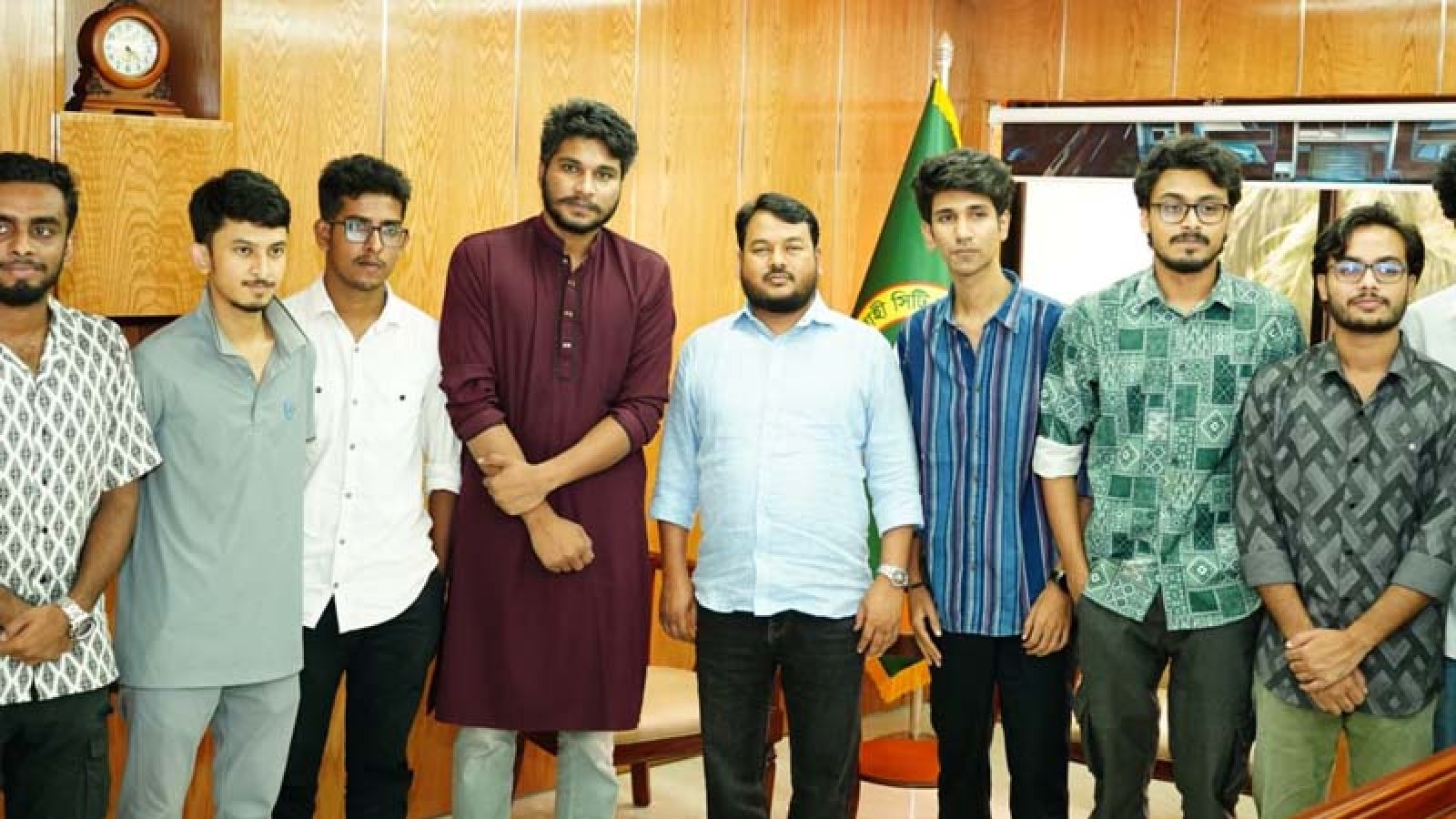 রাসিক প্রশাসকের সাথে রুয়েট শিক্ষার্থীদের সৌজন্য সাক্ষাৎ