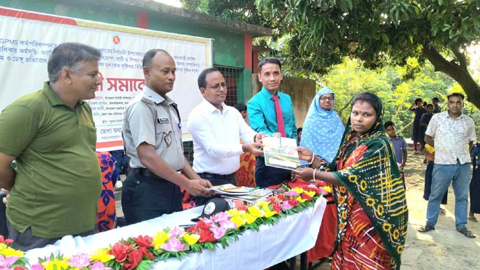 গোমস্তাপুরে সচেতনতা বাড়াতে নারী সমাবেশ