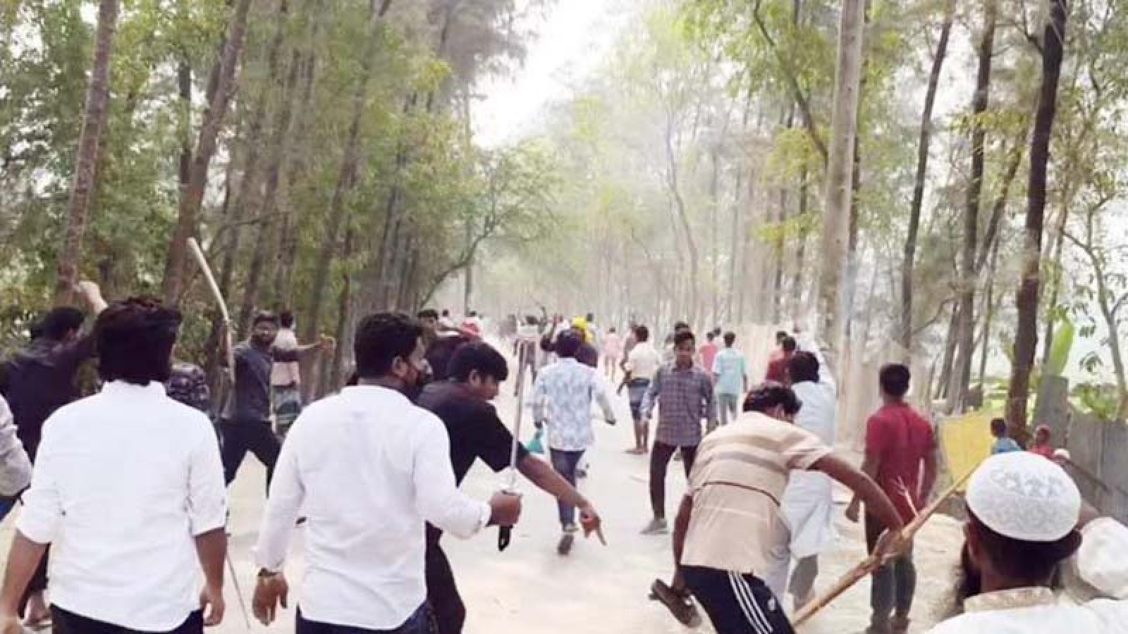 হান্নান মাসউদের গাড়িবহরে হামলা, পুলিশসহ আহত ২০
