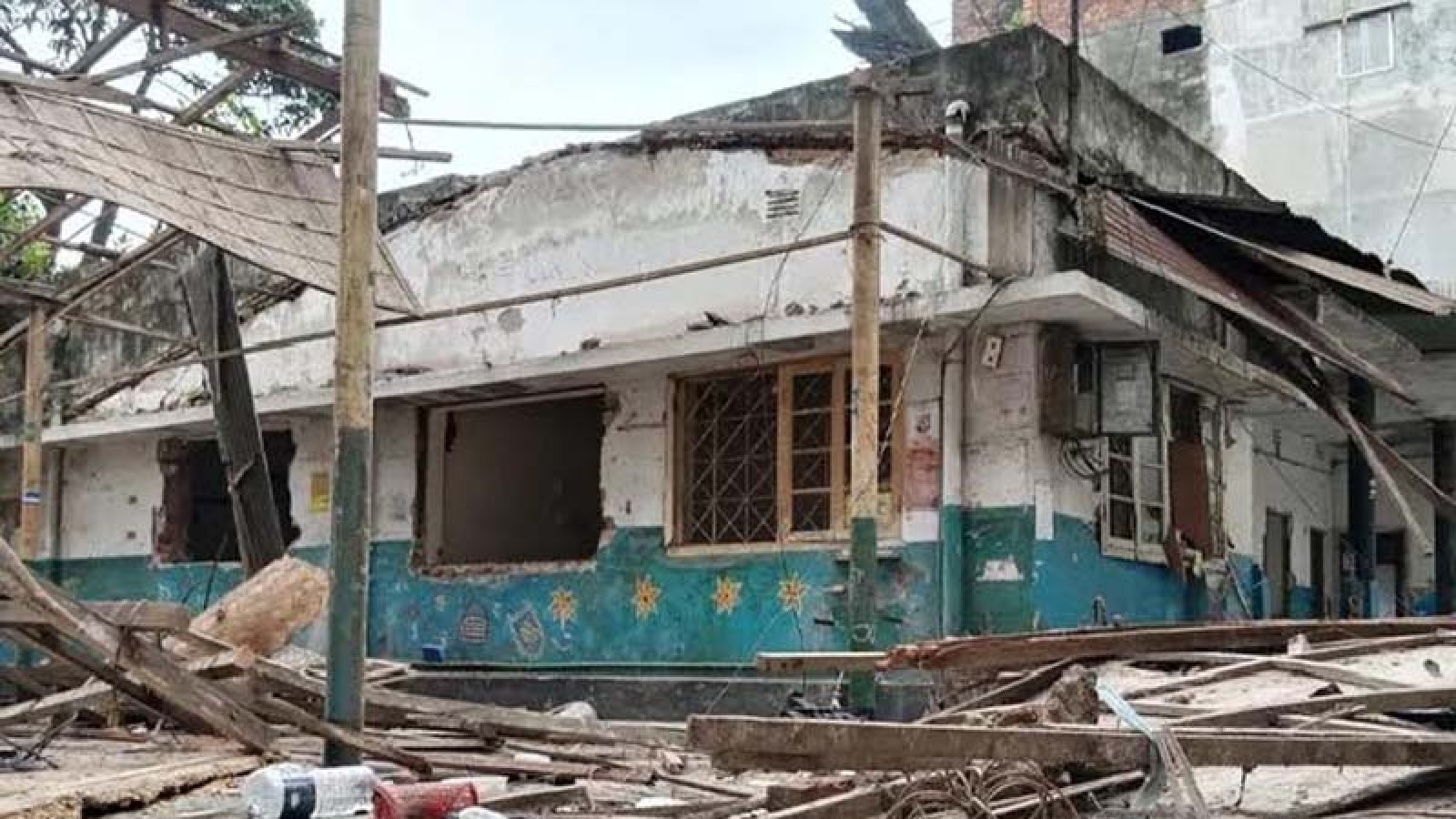 মিরপুরে স্বাস্থ্যকেন্দ্র ভাঙচুর-লুটপাট, গ্রেপ্তার ৪