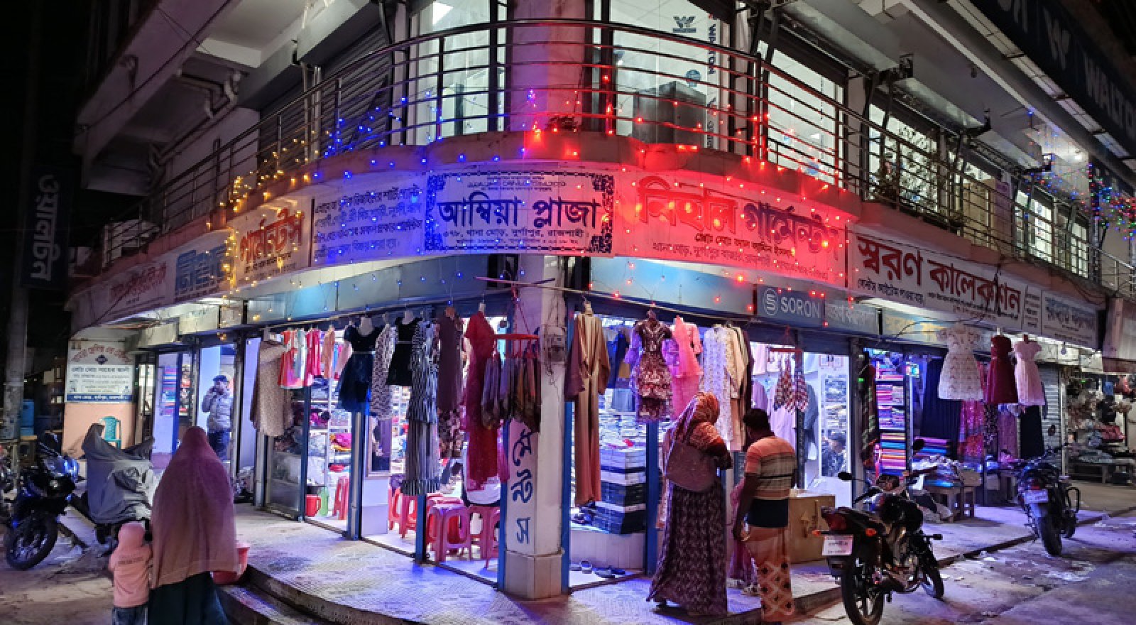 দুর্গাপুরে জমে উঠেছে ইদের কেনাকাটা