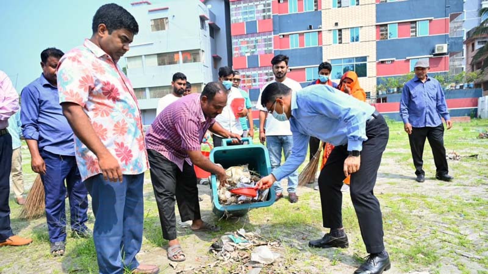 রাজশাহীতে জাতীয় ডেঙ্গু প্রতিরোধ ও পরিচ্ছন্নতা অভিযান