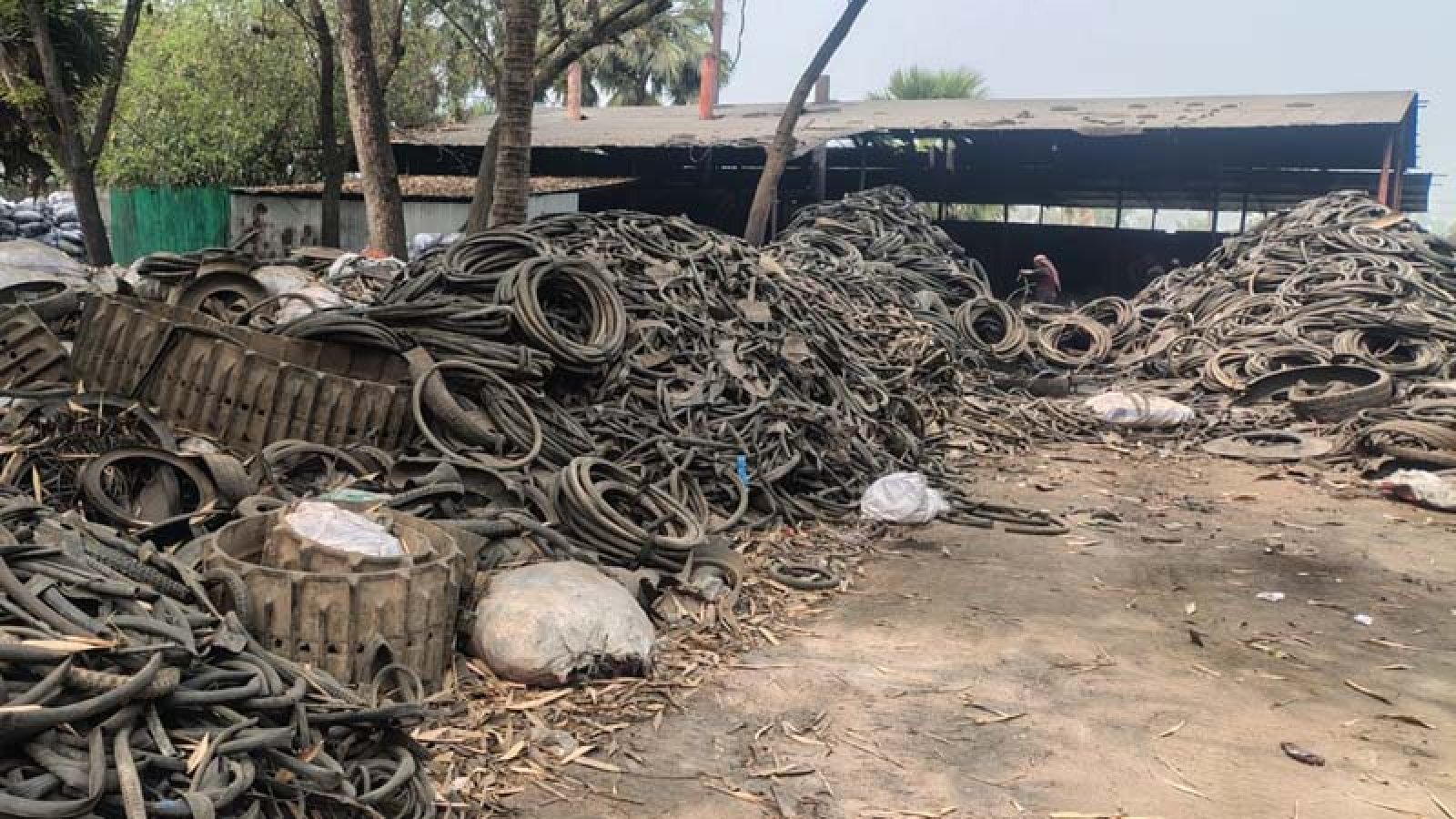 পরিবেশের ছাড়পত্রসহ ছাড়া প্রশাসনের নাকের ডগায় চলছে পরিবেশ ধ্বংসকারী ফ্যাক্টারী