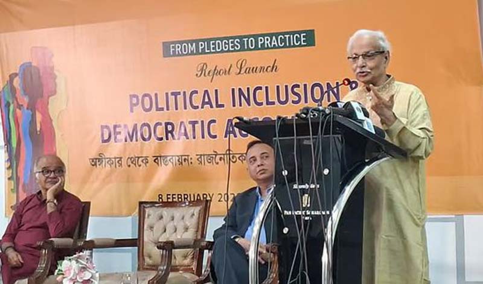 বদিউল আলম মজুমদার জানালেন, তিনি সরকারের অংশ ছিলেন না