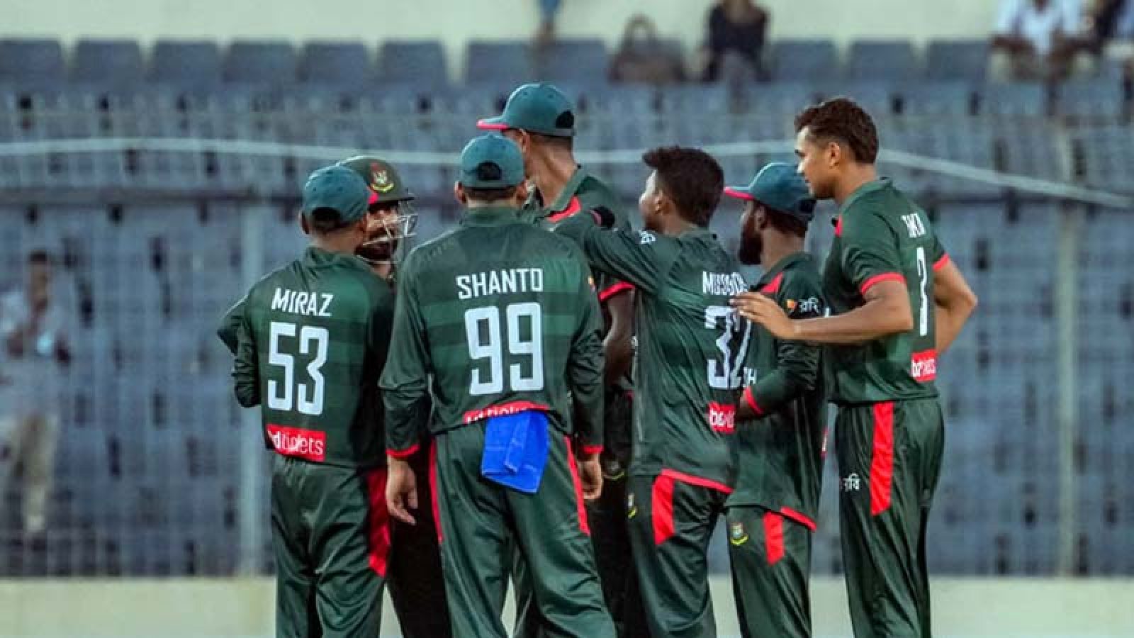 অস্ট্রেলিয়াকে হোয়াইটওয়াশের হাতছানি, ইতিহাসের দুয়ারে বাংলাদেশ