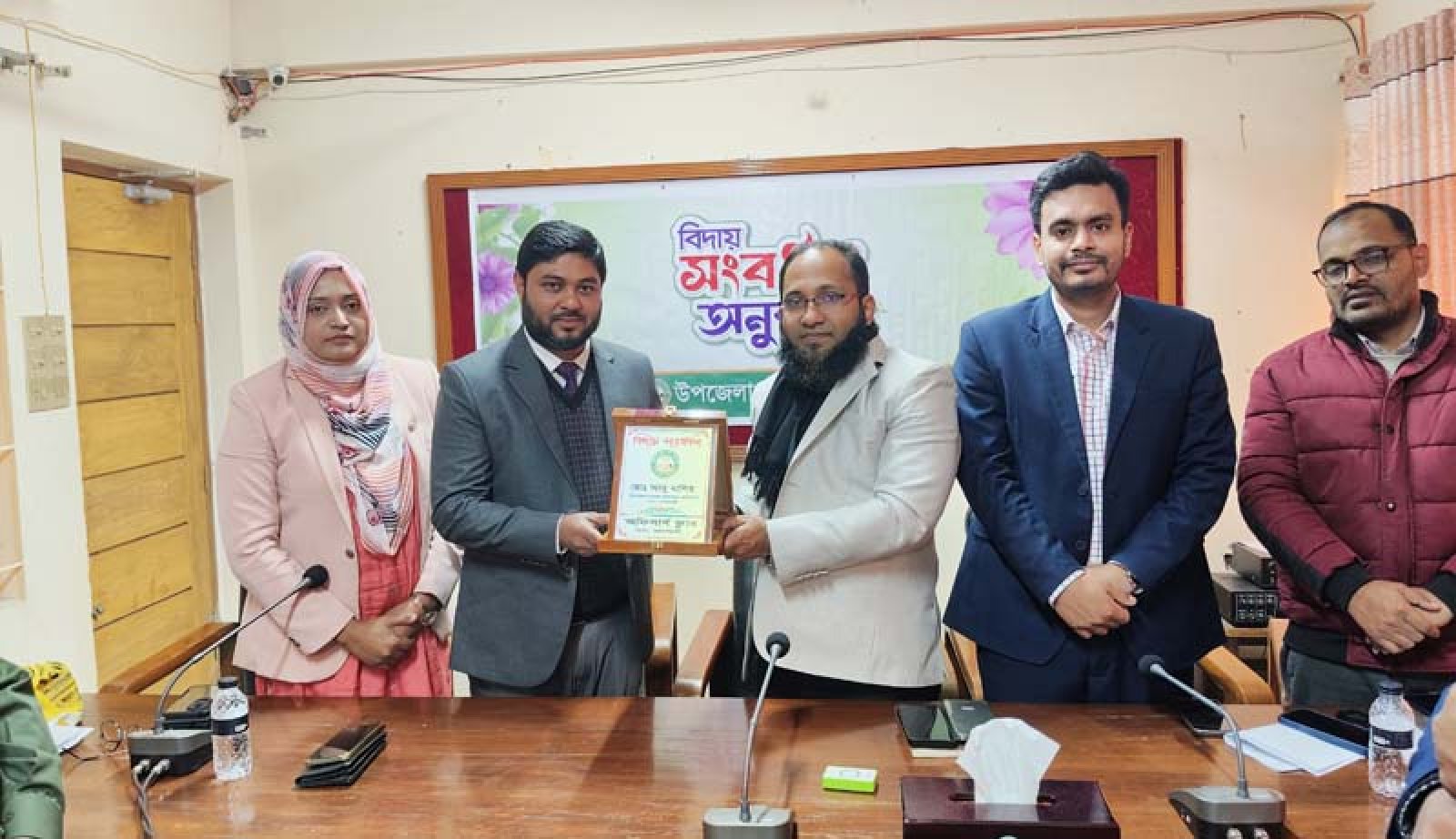 পবায় কারিগরি শিক্ষা অনুরাগী পিআইও আবু বাশিরকে বিদায়ী সংবর্ধনা