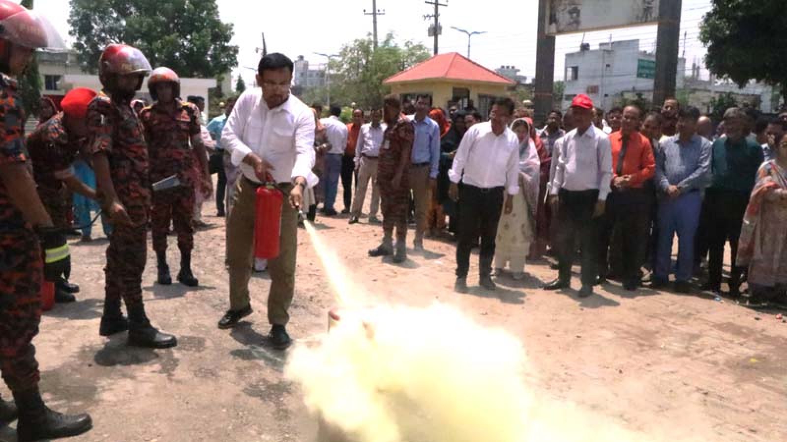 রাজশাহী কৃষি উন্নয়ন ব্যাংক-এ ফায়ার ড্রিল অনুষ্ঠিত