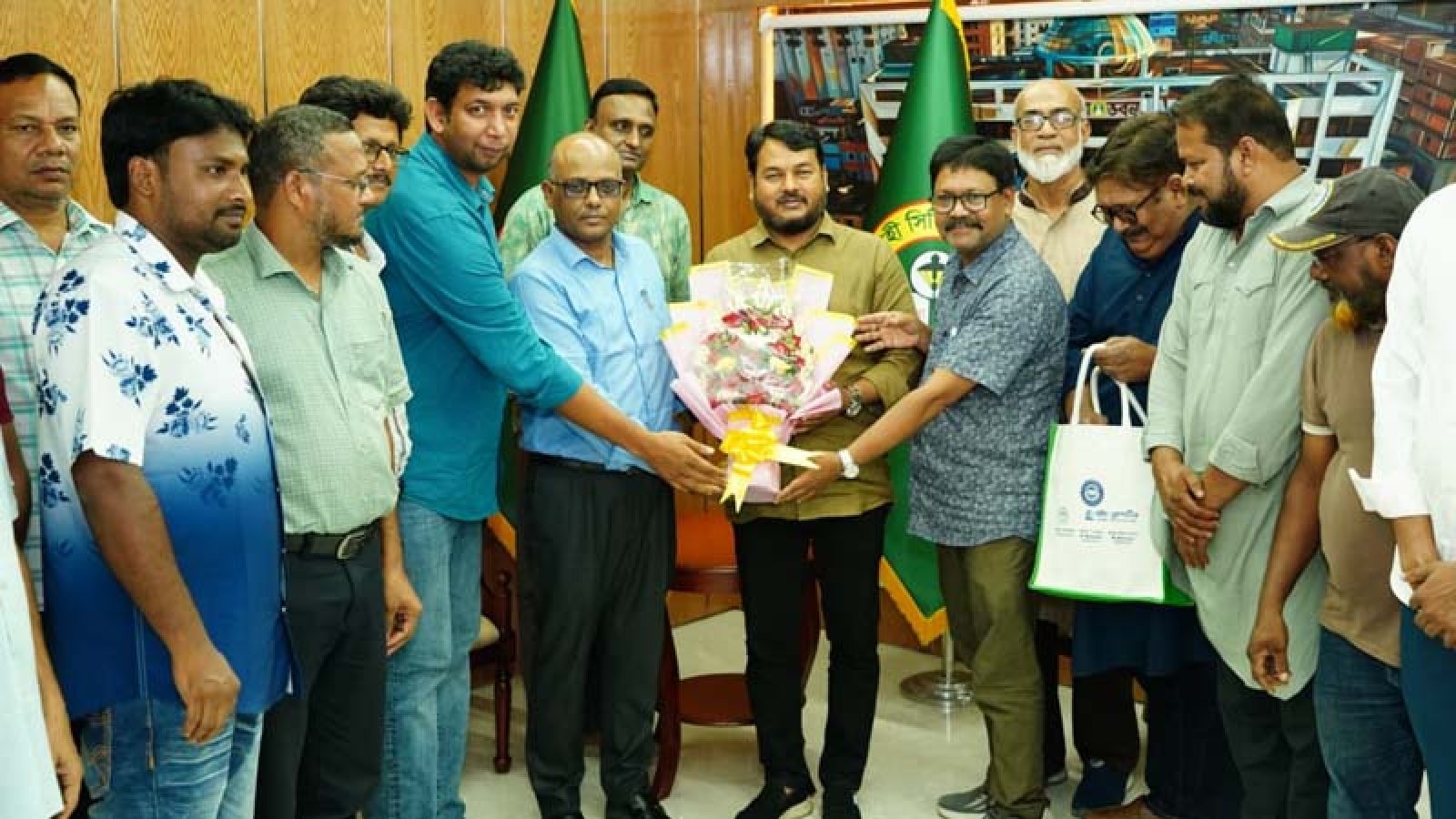 রাসিক প্রশাসকের সঙ্গে রাজশাহী সরকারি পলিটেকনিক ইনস্টিটিউট অ্যালামনাই অ্যাসোসিয়েশনের সৌজন্য সাক্ষাৎ