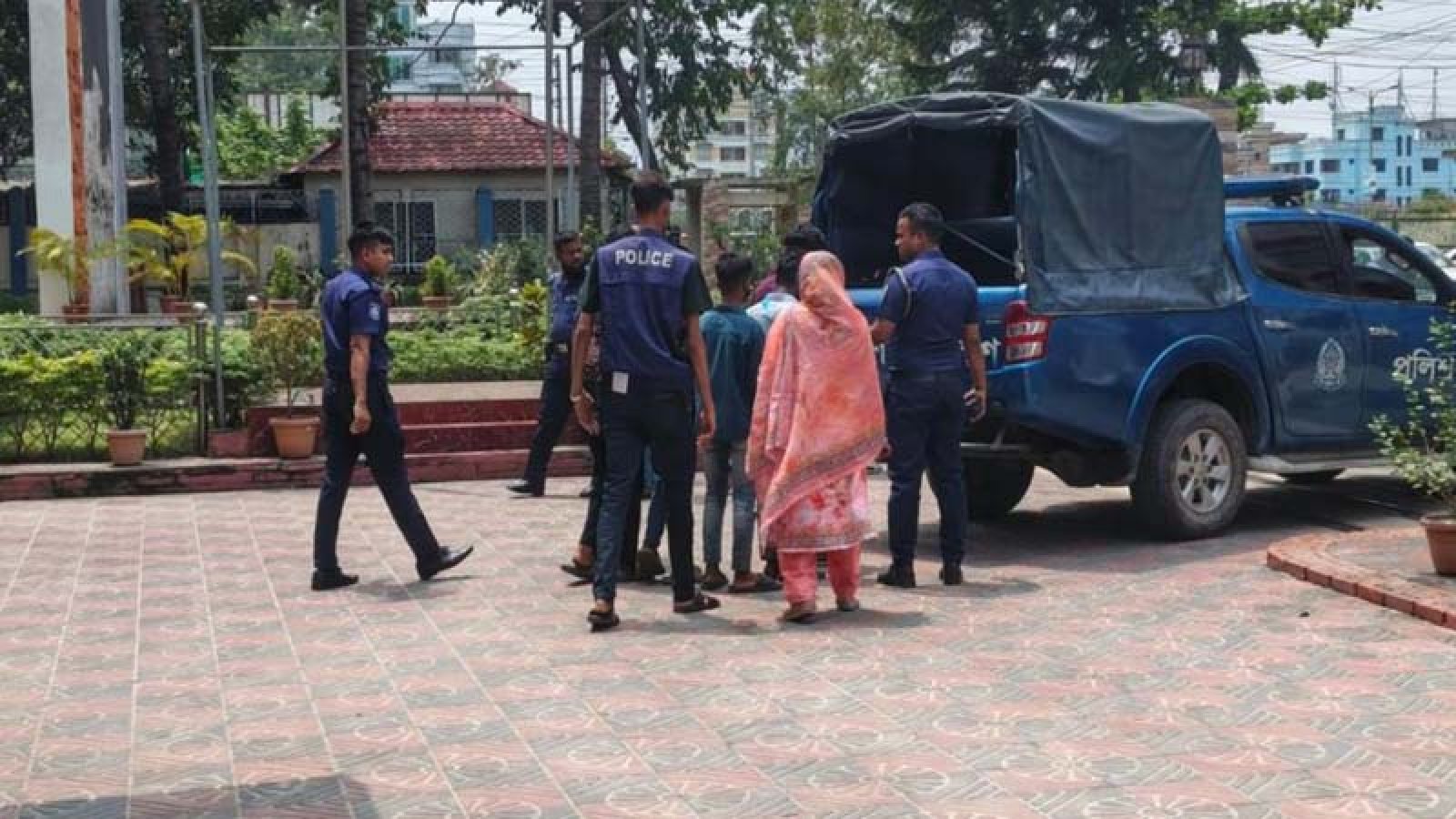 ‘জেল খাটতে কেমন লাগে’ অভিজ্ঞতা নিতে ছয় বন্ধু মিলে শিশুকে হত্যা