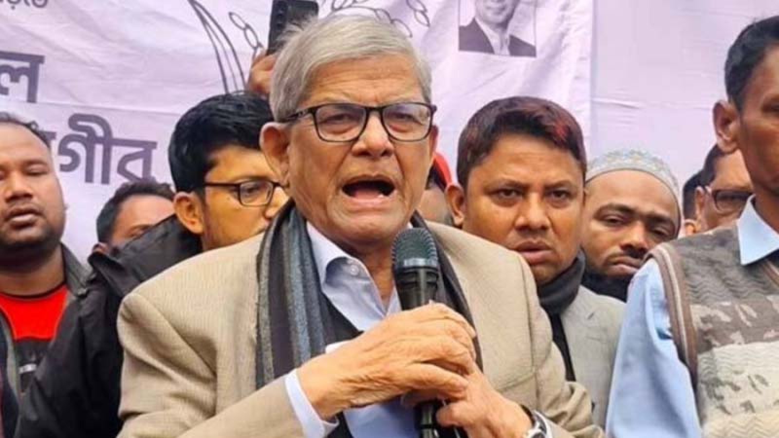 দেশের মানুষকে ফেলে যে দিল্লিতে গিয়ে বসে থাকে, সে নেতা চাই না: মির্জা ফখরুল
