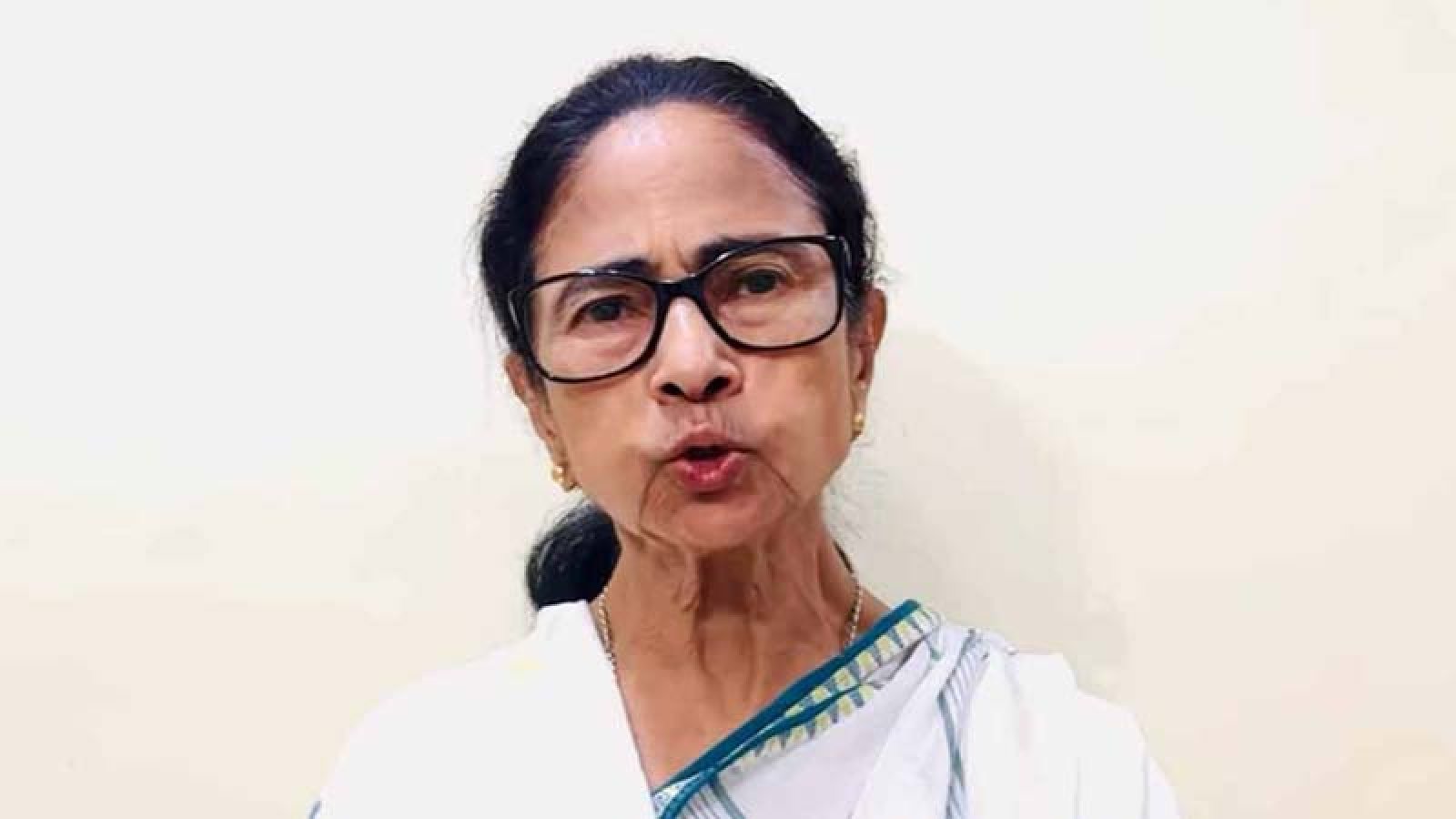 ২২৬ পেরিয়ে যাব, বিজেপি টাকা দিয়ে বুথফেরত সমীক্ষা দেখিয়েছে : মমতা