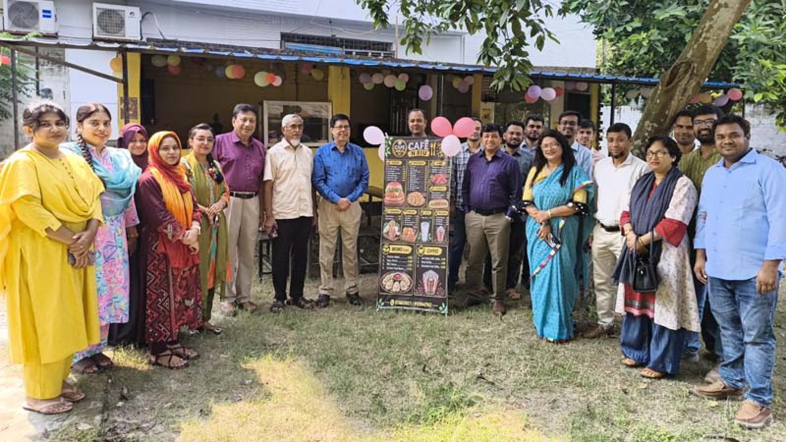 এনবিআইইউ’র কেন্দ্রীয় ক্যাফেটেরিয়া নতুন রূপে যাত্রা শুরু