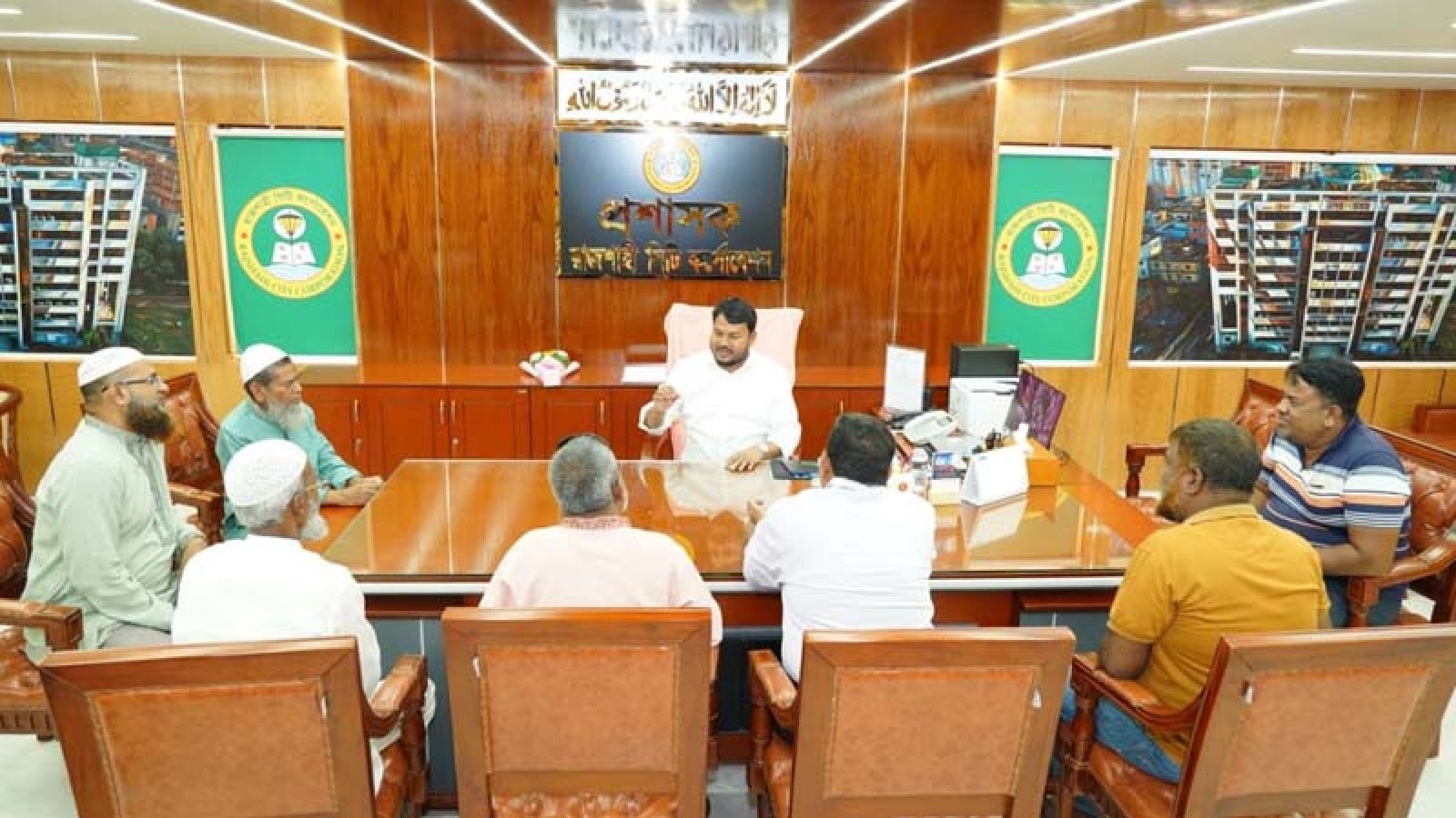 রাসিক প্রশাসকের সাথে লৌহ ও ফার্নিচার ব্যবসায়ী সমিতি ও রেলওয়ে মাদ্রাসা মার্কেট কমিটির নেতৃবৃন্দের সাক্ষাৎ