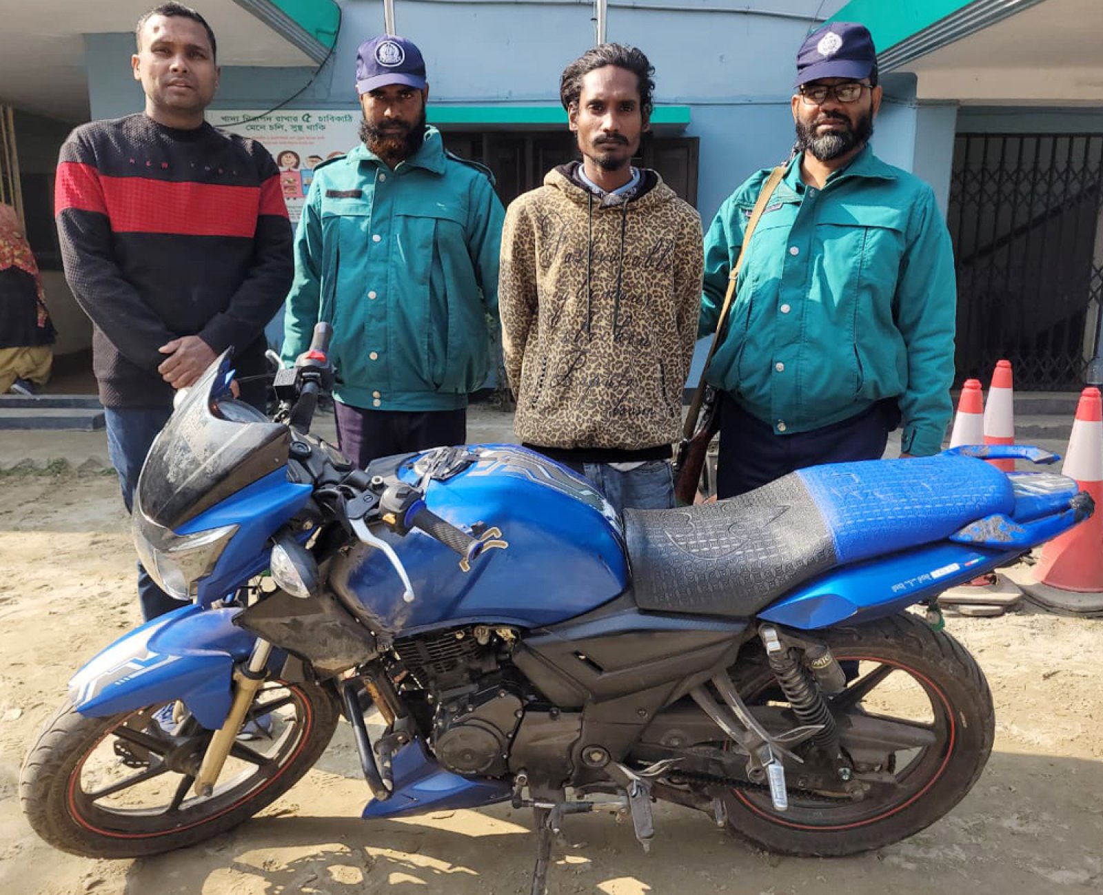 রাজপাড়া থানা পুলিশের অভিযানে চোরাই মোটরসাইকেল উদ্ধার, গ্রেপ্তার ১