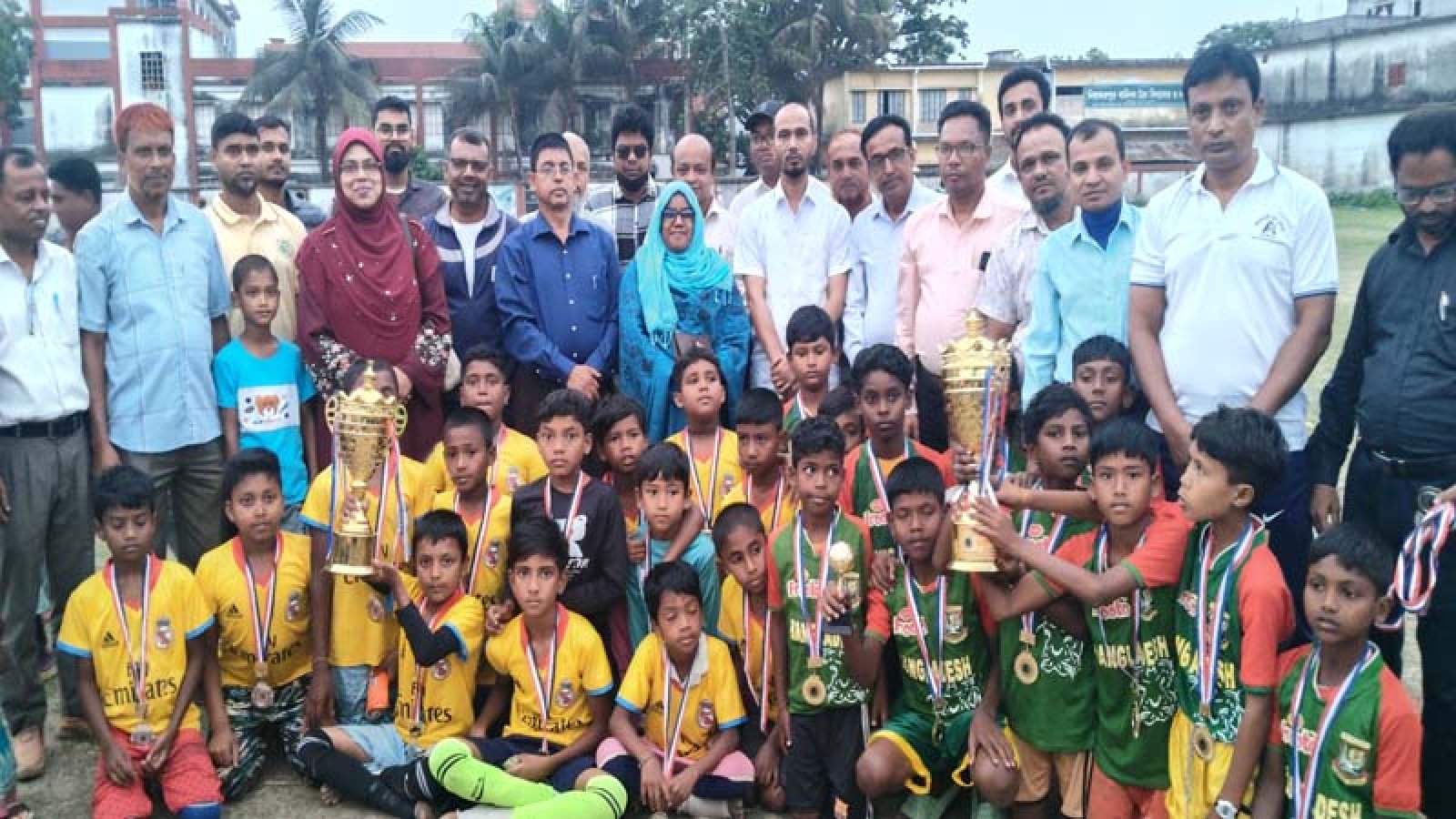 নিয়ামতপুরে প্রাথমিক বিদ্যালয় গোল্ডকাপ ফুটবল টুর্নামেন্ট সমাপ্ত