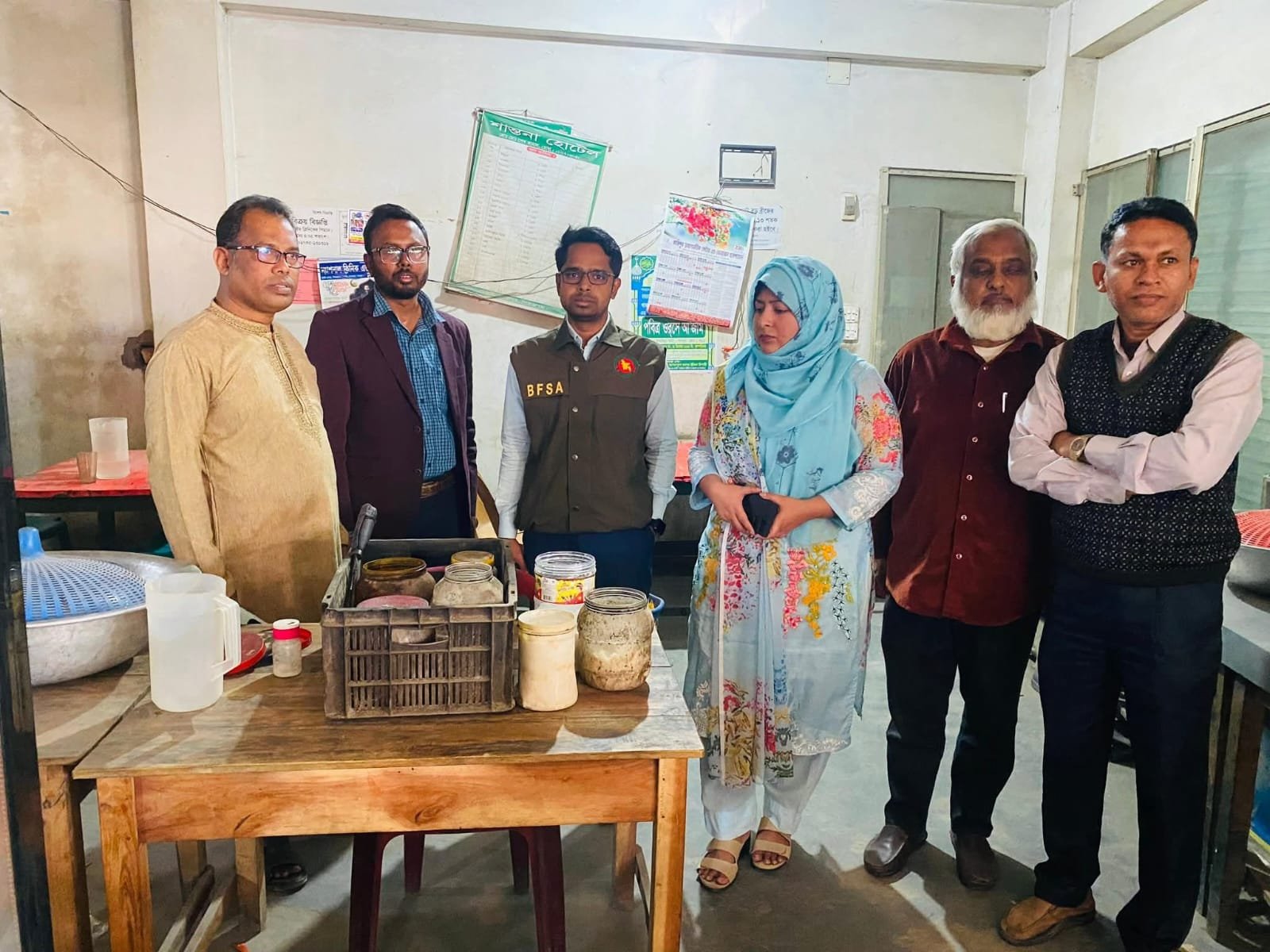 সিরাজগঞ্জে রেস্তোরা ও মিষ্টি কারখানায় ৫০ হাজার টাকা জরিমানা