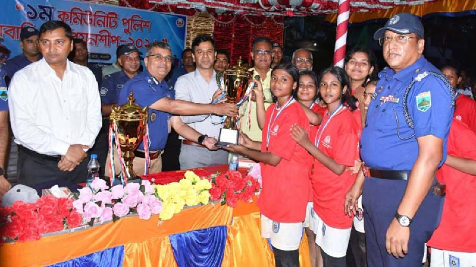 উৎসবমুখর পরিবেশে নওগাঁয় অনুষ্ঠিত হলো কমিউনিটি পুলিশ কাবাডি চ্যাম্পিয়নশিপ